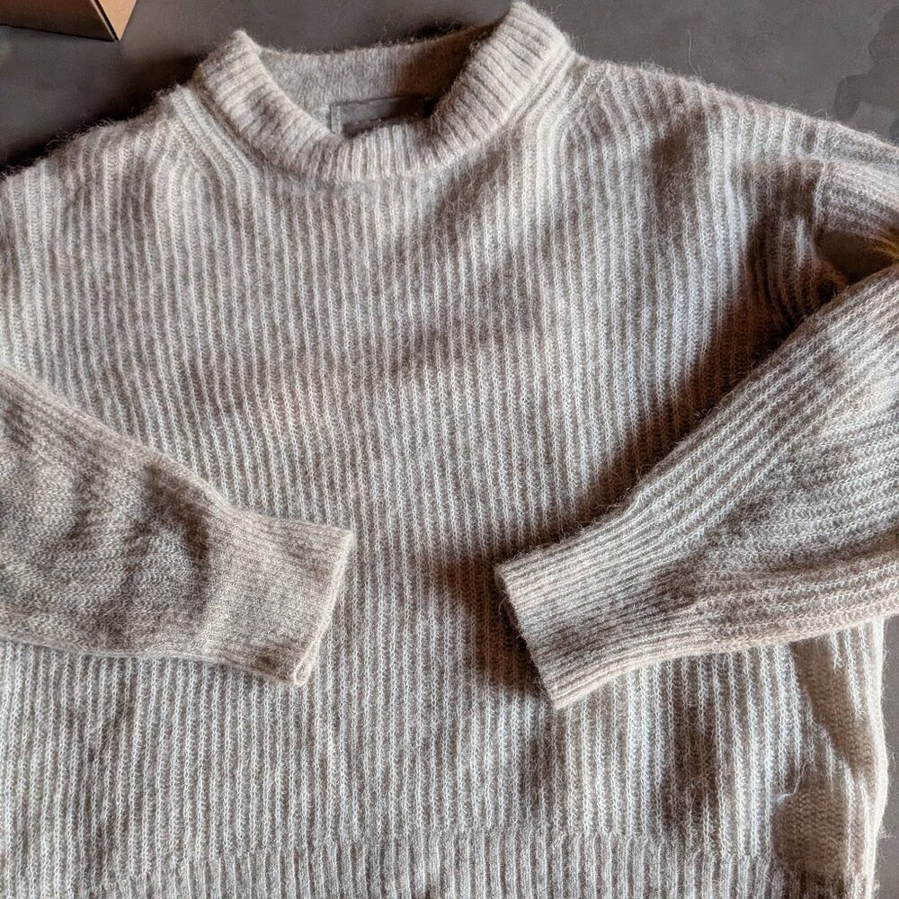 Everlane | The Cocoon Alpaca Crew |  Almond | Small - Picture 2 of 16
